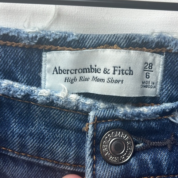 Abercrombie & Fitch Distresses Mom Jean Short- 28 - Picture 3 of 5